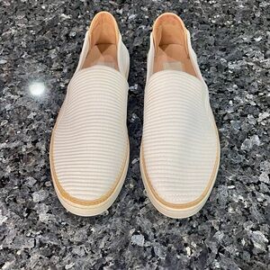 UGG Women’s Cream Sammy Sneaker Rib Knit Loafers Size 9